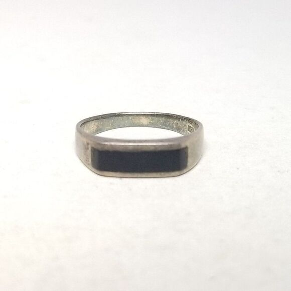 Vintage Sterling Silver Black Inlaid Stone Band, Size 5 Ring, Estate - Picture 2 of 7